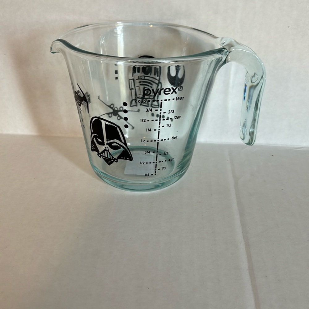 Pyrex Star Wars Glass Measuring Cup (2 Cup) Clear/Black Darth Vapor R2D2